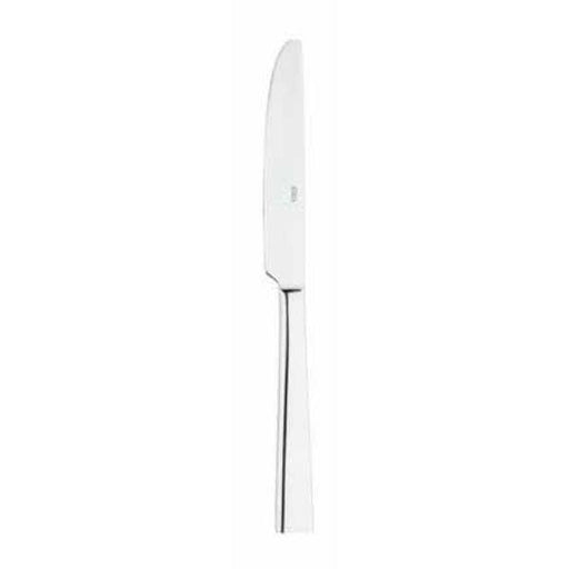 The Elia Aria Dessert Knife polished to perfection. Meticulously finished, the Aria range is the perfect choice for contemporary dining.